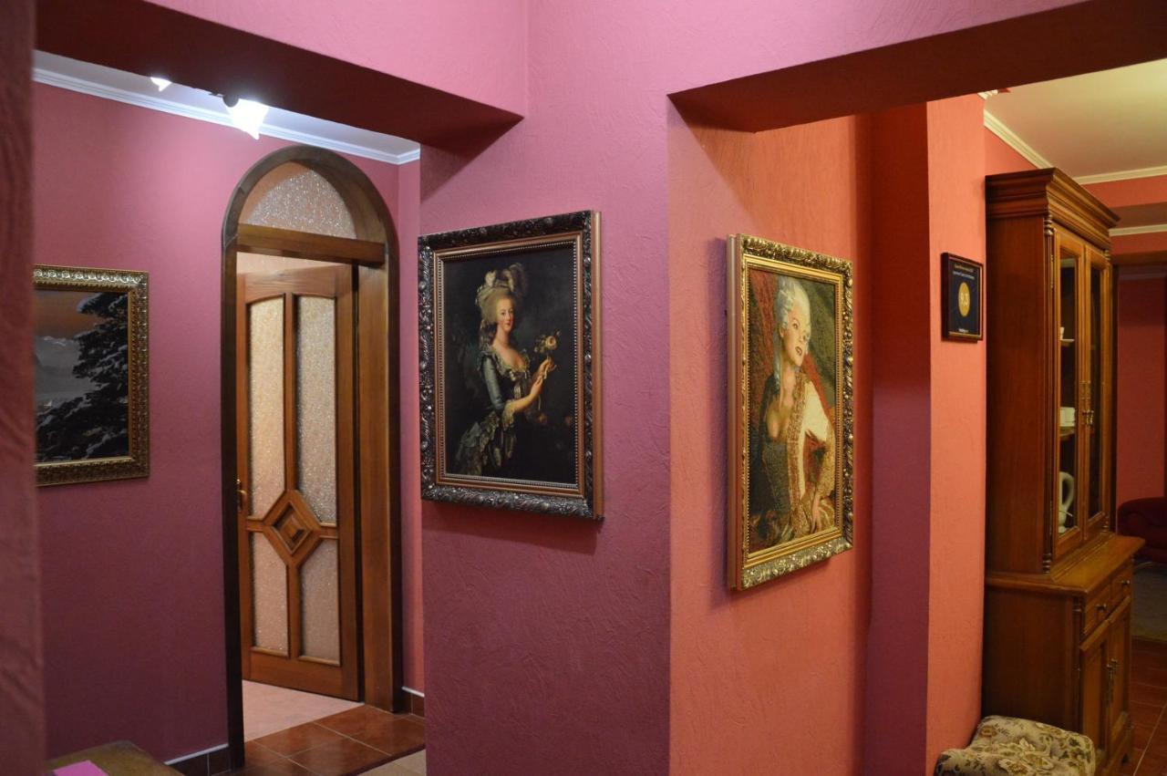 Knaus Apartments Czerniowce Zewnętrze zdjęcie